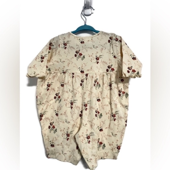 NWT Gap Kids floral bubble onesie,size 0-3 months, 9-11 pounds, in beautiful cre - Picture 2 of 6